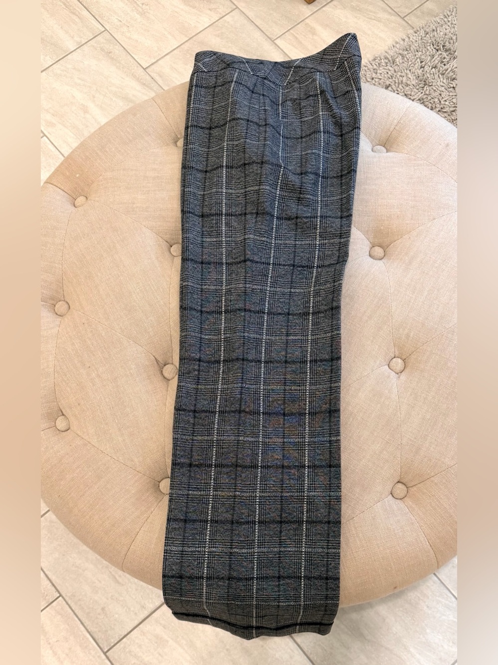 White House Black Market Trousers - Picture 3 of 7